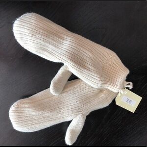 NWT Hat Attack Cozy Mittens Gloves